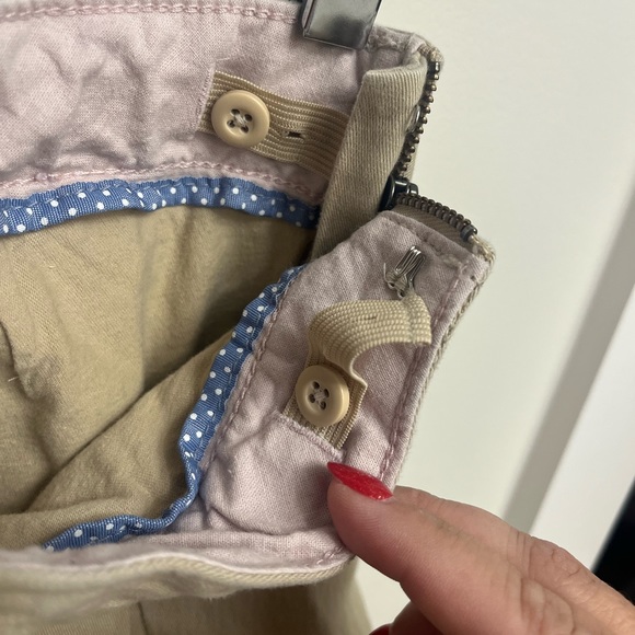 Gap khaki skirt with built in shorts and adjustable waist - Picture 7 of 7